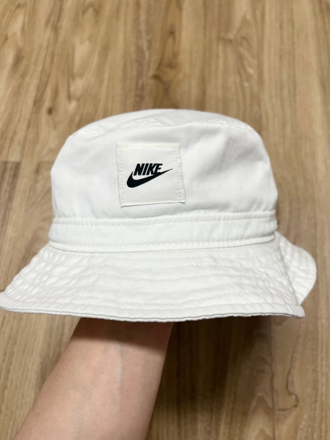 나이키 화이트 버킷햇 L/XL 상품이미지1