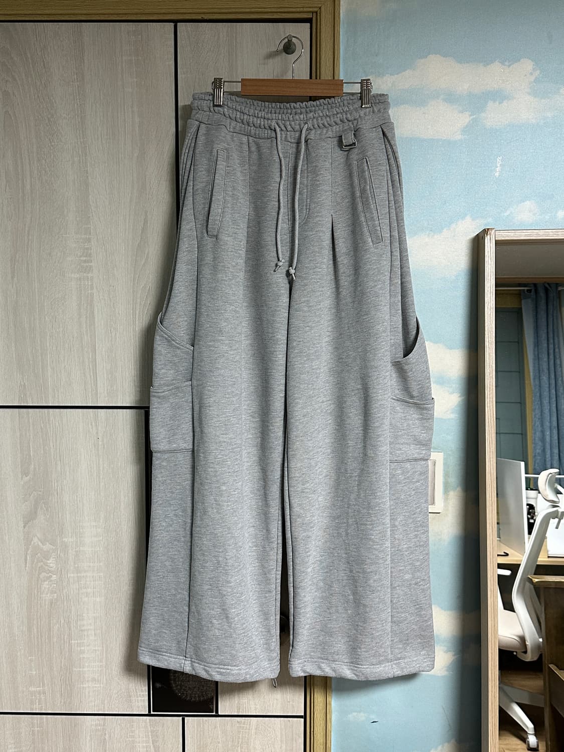 (M) DNSR 사이드 핀턱 카고 스웨트 팬츠 그레이 상품이미지2