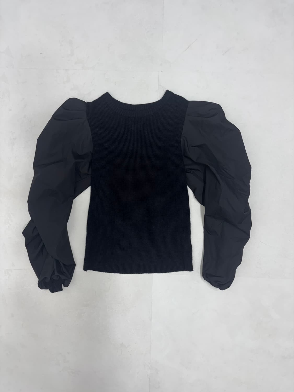 PUFFED SLEEVE SHIRRING KNIT 상품이미지1