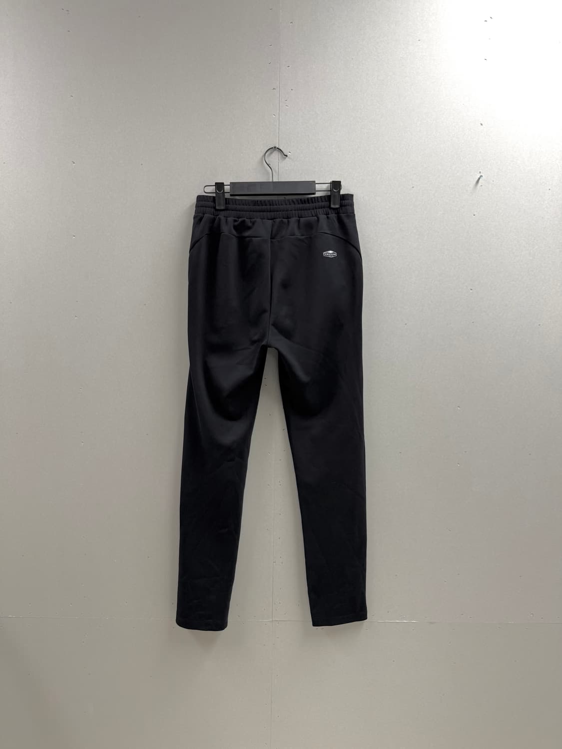 여성 75 M / 다이나핏 트레이닝 팬츠 블랙 상품이미지5