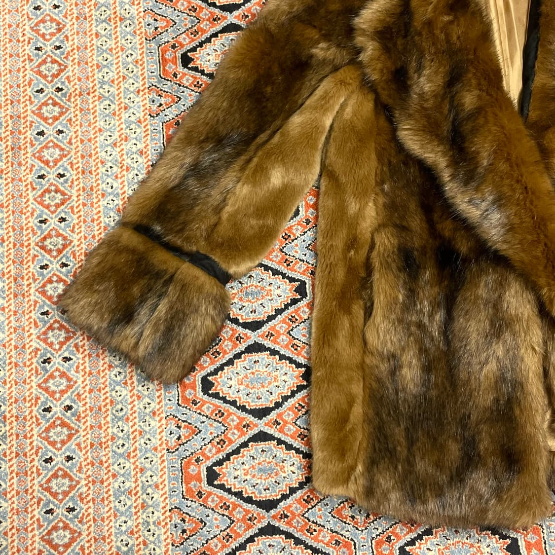 (새제품) 내스티갈 브라운 페이크퍼 자켓 UK4 상품이미지4