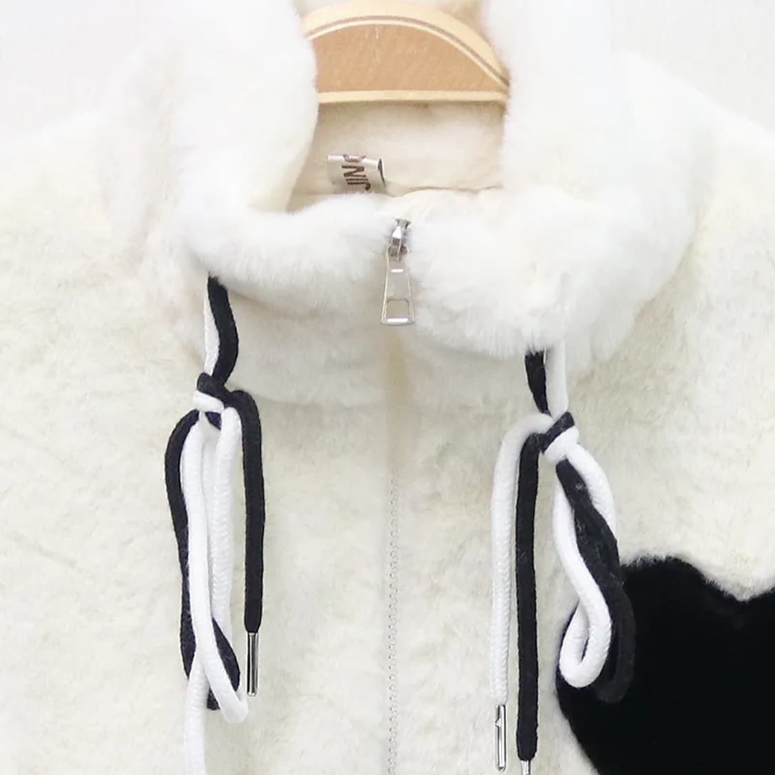 하트 포인트 히메갸루 화이트 퍼 집업 60663 상품이미지3