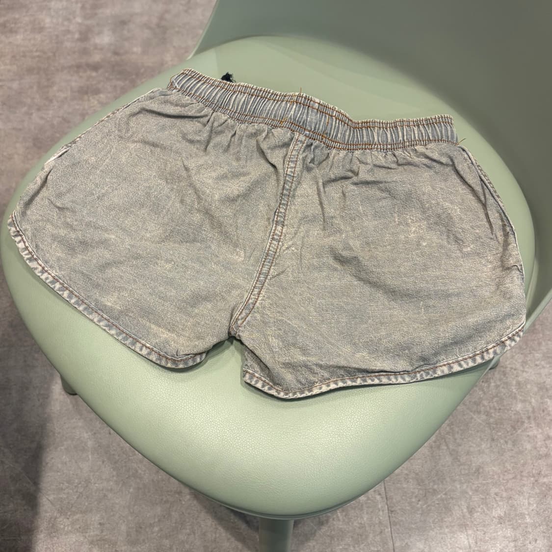 유일매물)빈티지 아디다스 그레이 데님 돌핀팬츠 숏팬츠 상품이미지4