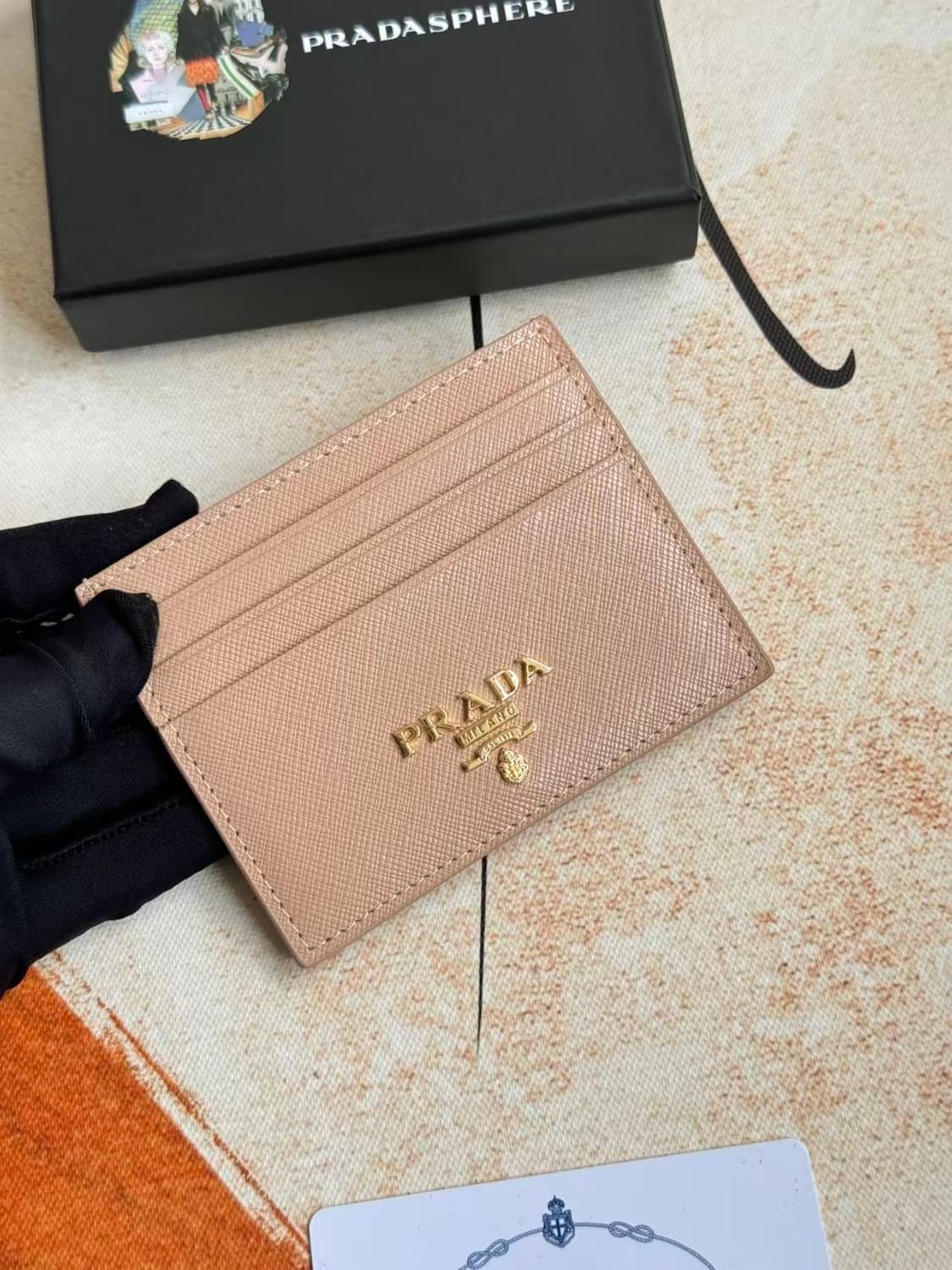 프라다 사피아노 레더 트라이앵글 로고 카드 지갑 상품이미지1