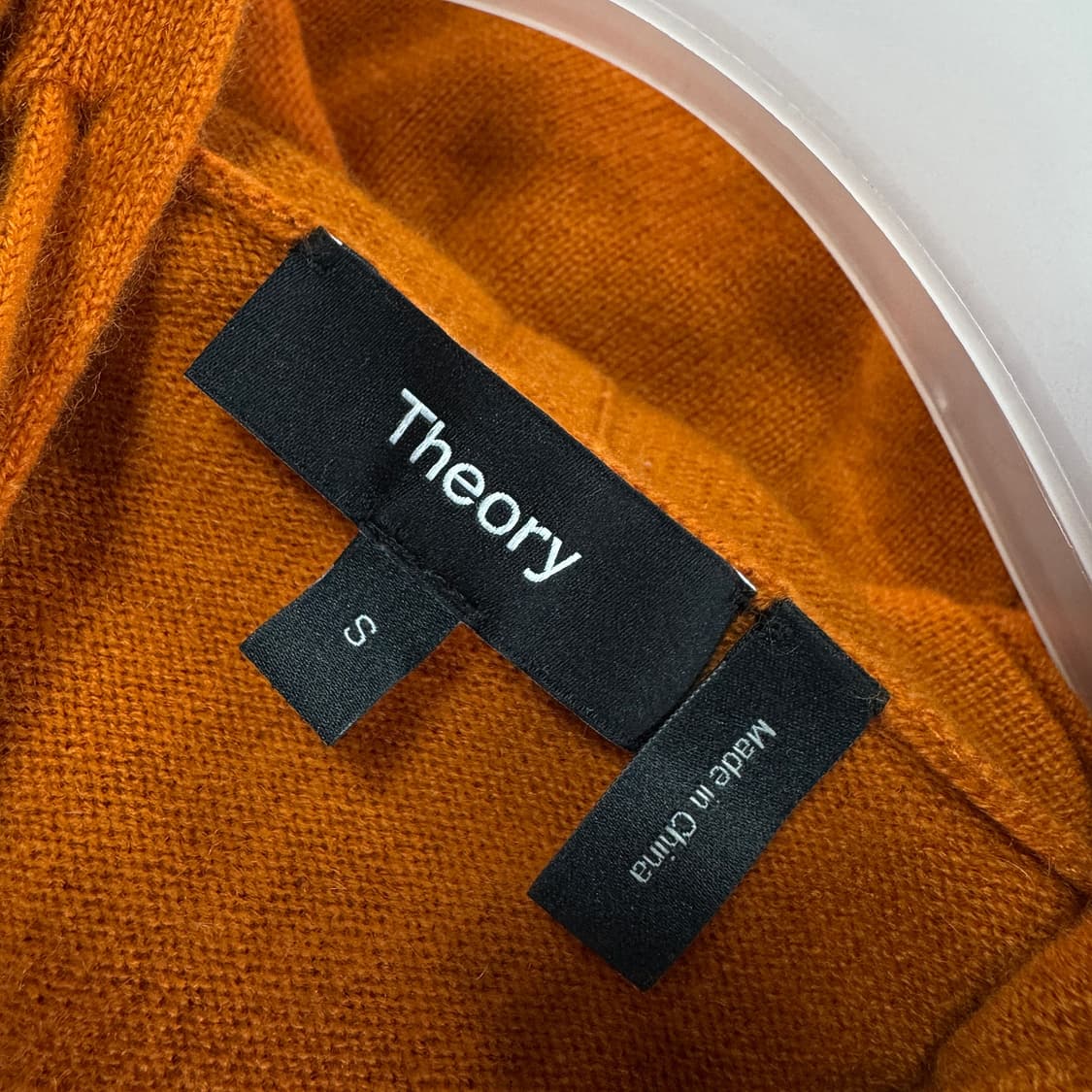 띠어리 캐시미어 브이넥 후드 니트 상품이미지4