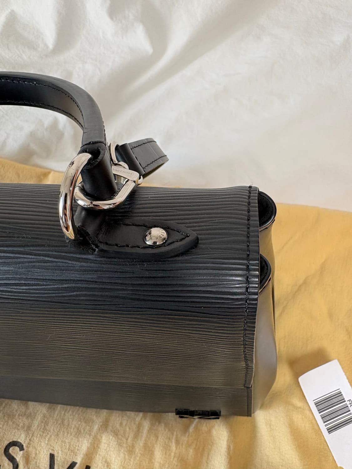 루이비통 클루니 mm 에피 블랙 상품이미지3