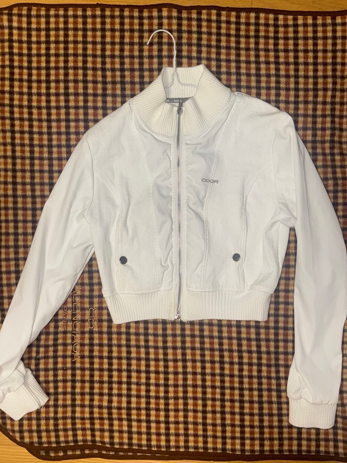 오도어 화이트 크롭 자켓 상품이미지2