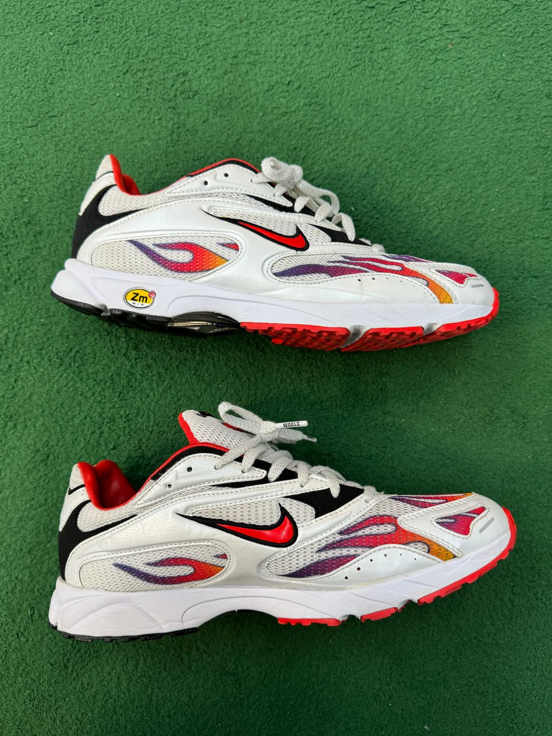 [270] 나이키 x 슈프림 줌 스트릭 스펙트럼 플러스 화이트 상품이미지5