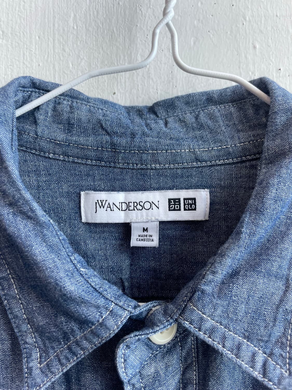 유니클로 JW앤더슨 샴브레이 셔츠  상품이미지4