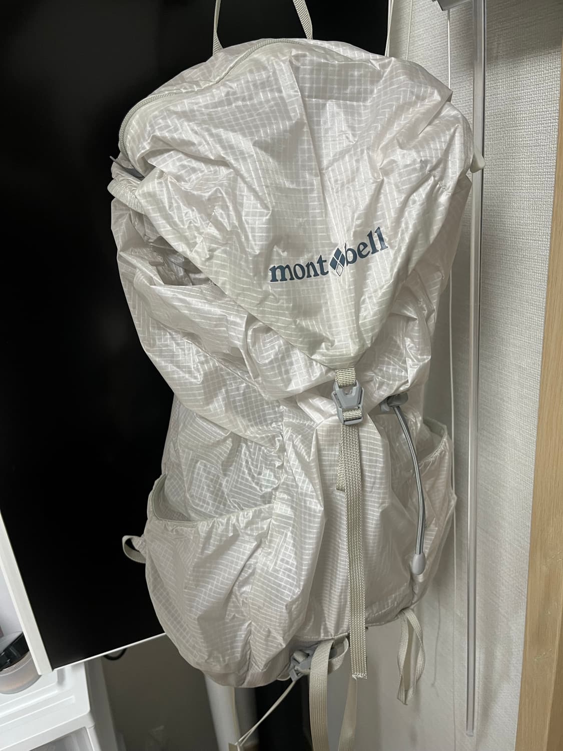 몽벨 버사라이트 20L 라이트 그레이 상품이미지2