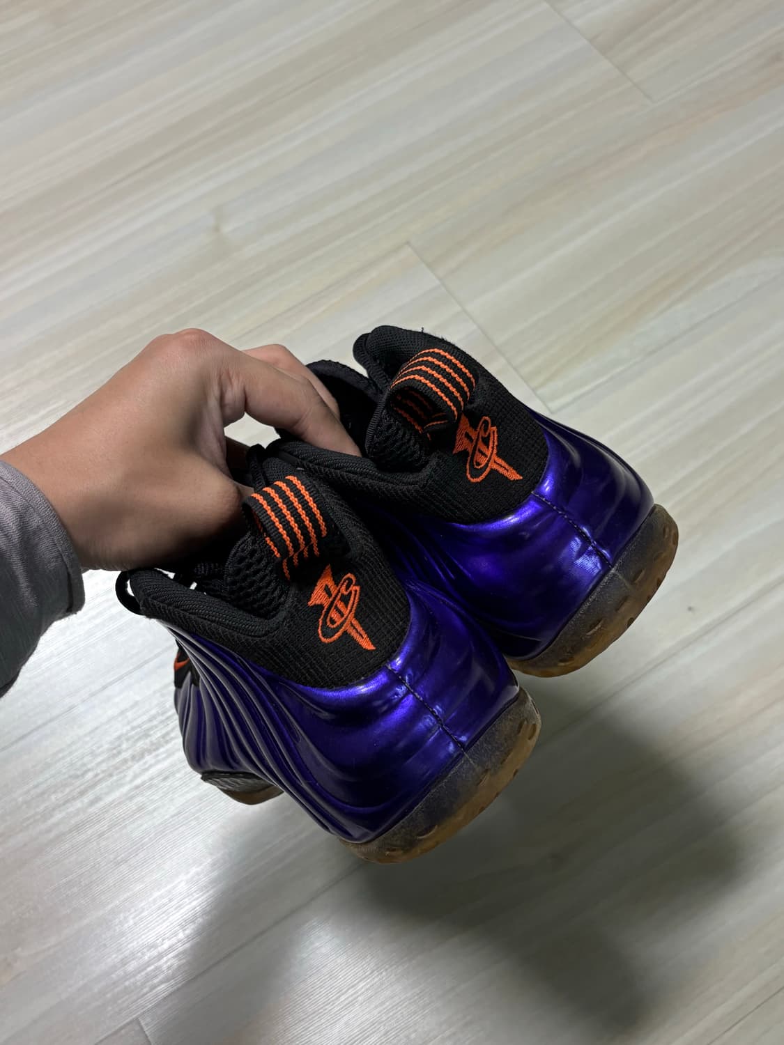 나이키 폼포짓 원 피닉스 썬즈 255 상품이미지3