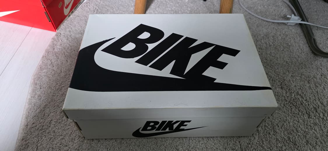 나이키 로우1OG× 나이젤 실베스타 상품이미지1