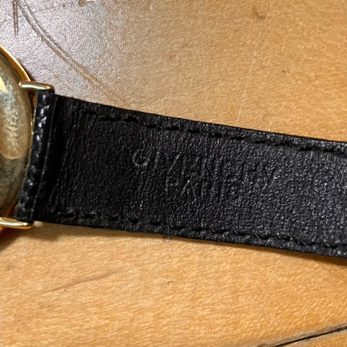 Givenchy 지방시 87s 상하이 한정 한자 다이얼 쿼츠 시계 상품이미지4