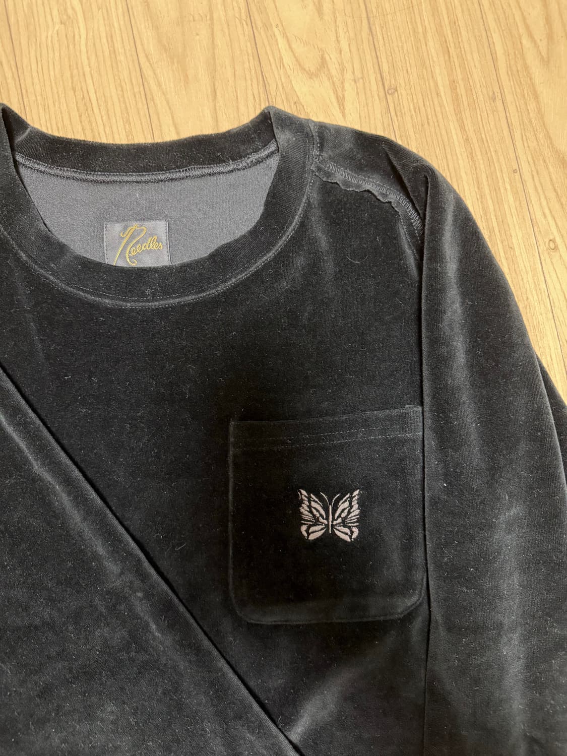 니들스 벨벳 롱슬리브 상품이미지2