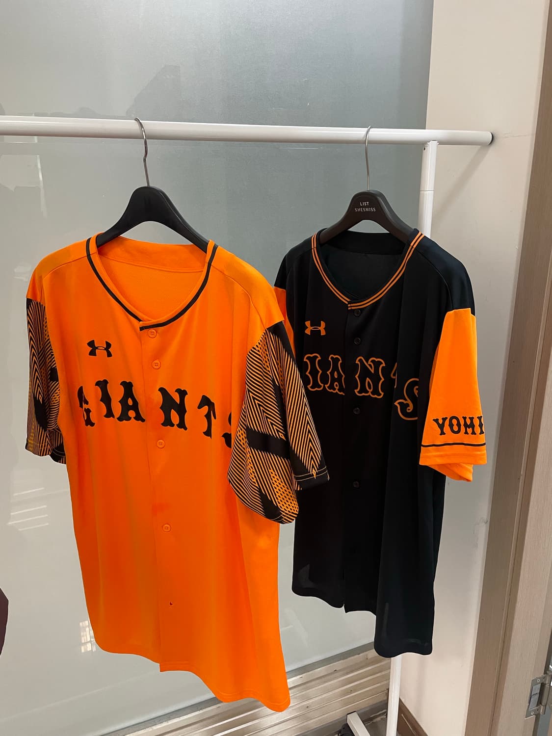 언더아머 요미우리 자이언츠 유니폼. 상품이미지1