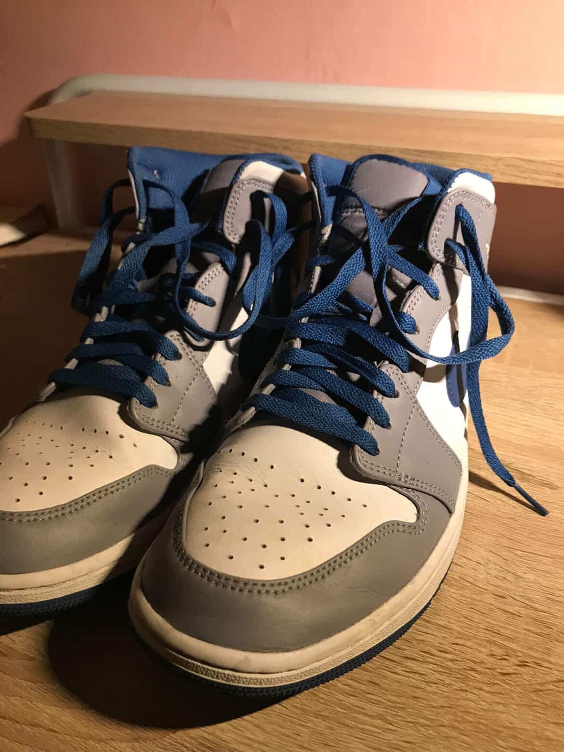 조던 1 미드 시멘트 그레이 트루 블루 상품이미지6