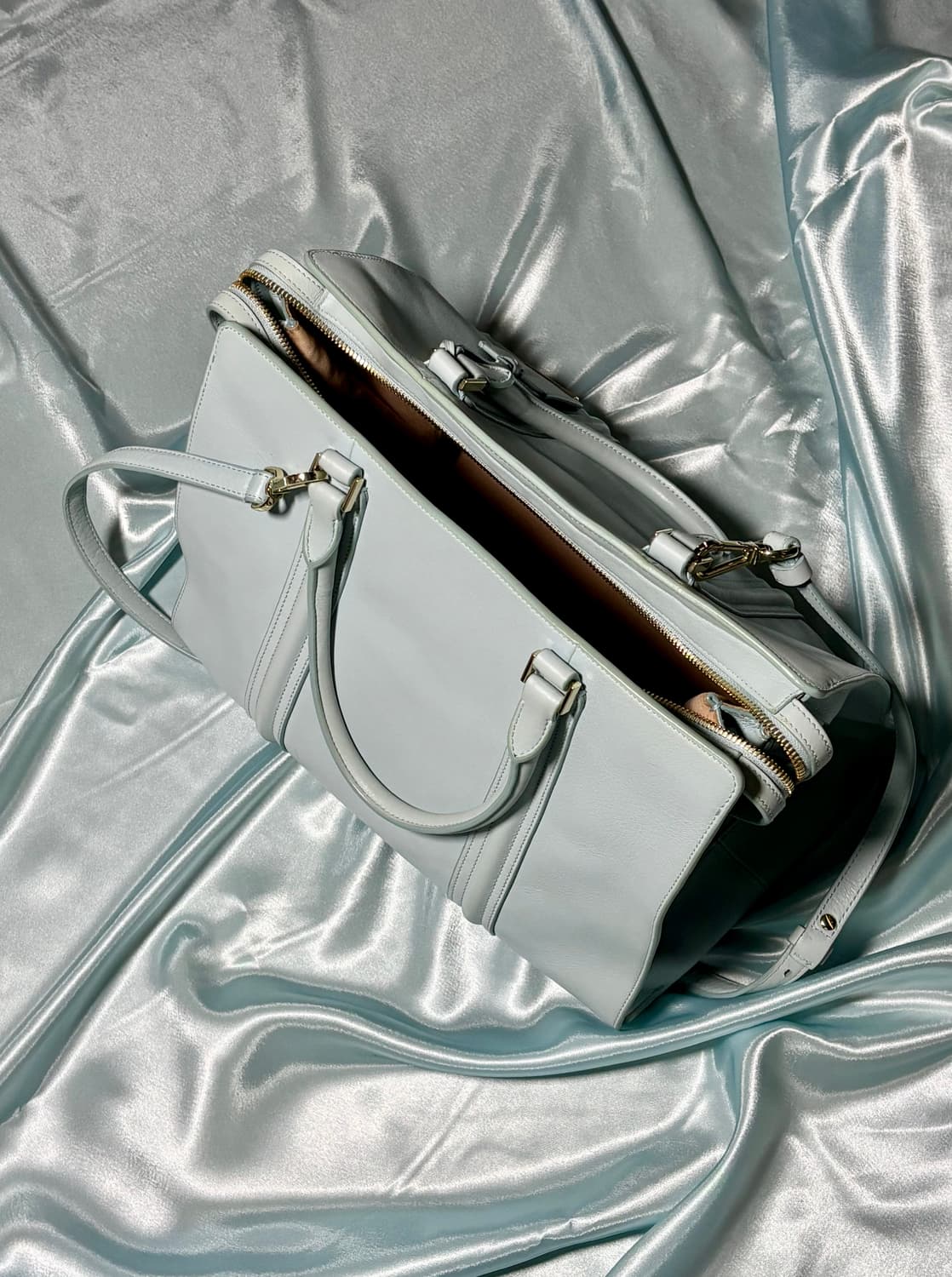 HUGO BOSS skyblue 휴고보스 하늘색 레더 토트백 가죽 가방 상품이미지6