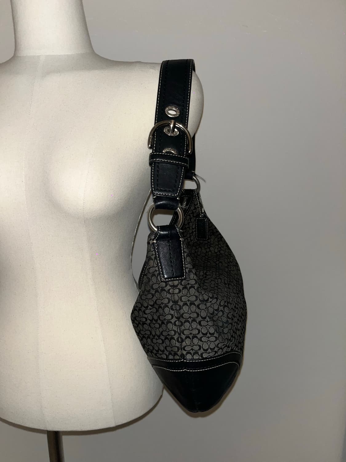 Coach Black Hobabag 상품이미지3