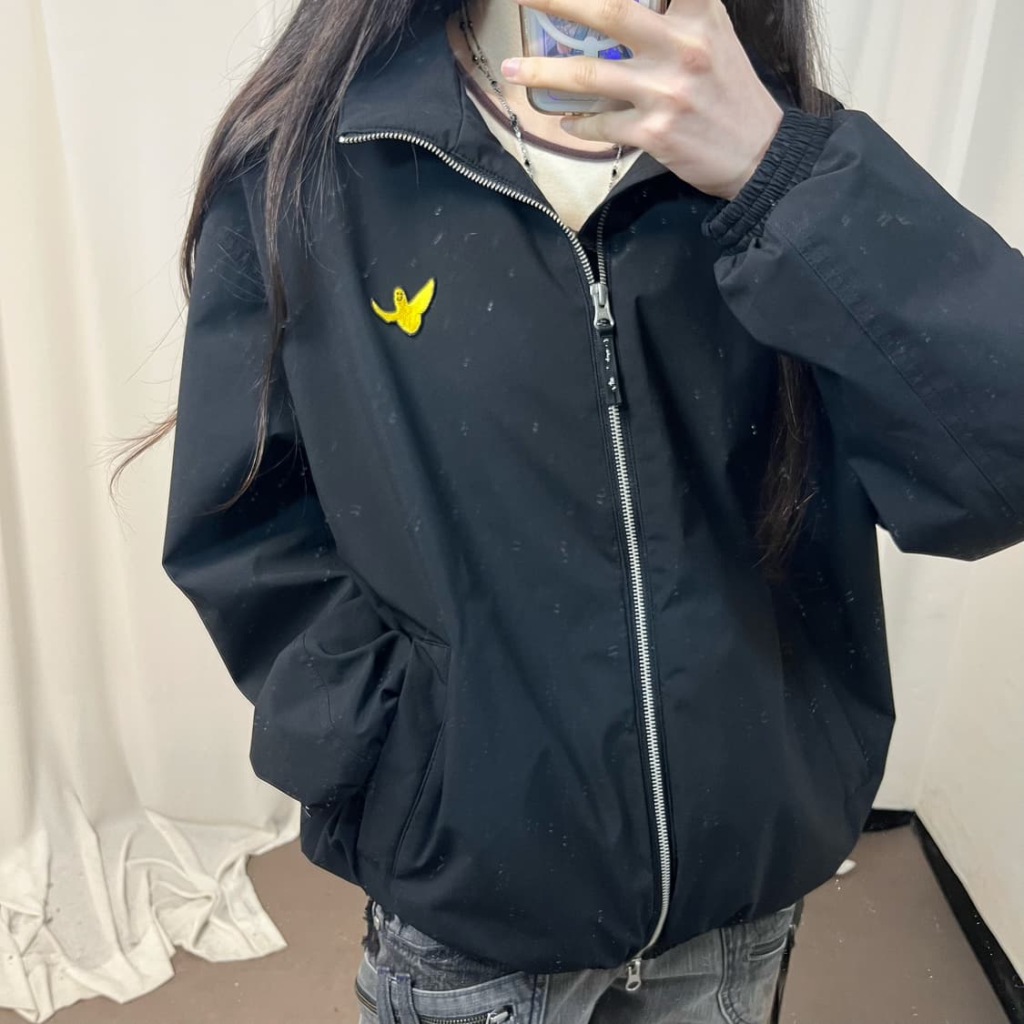 What It Isn’t black windbreaker 상품이미지3