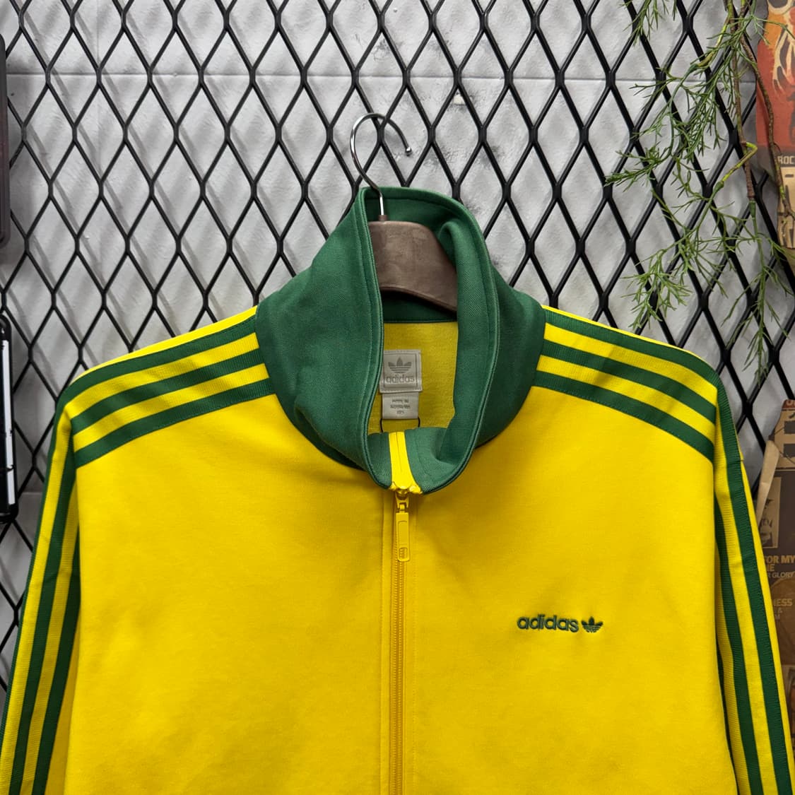 00s 아디다스 베켄바우어 트랙자켓 전면 레터링 로고 포인트 옐로 그린 상품이미지3