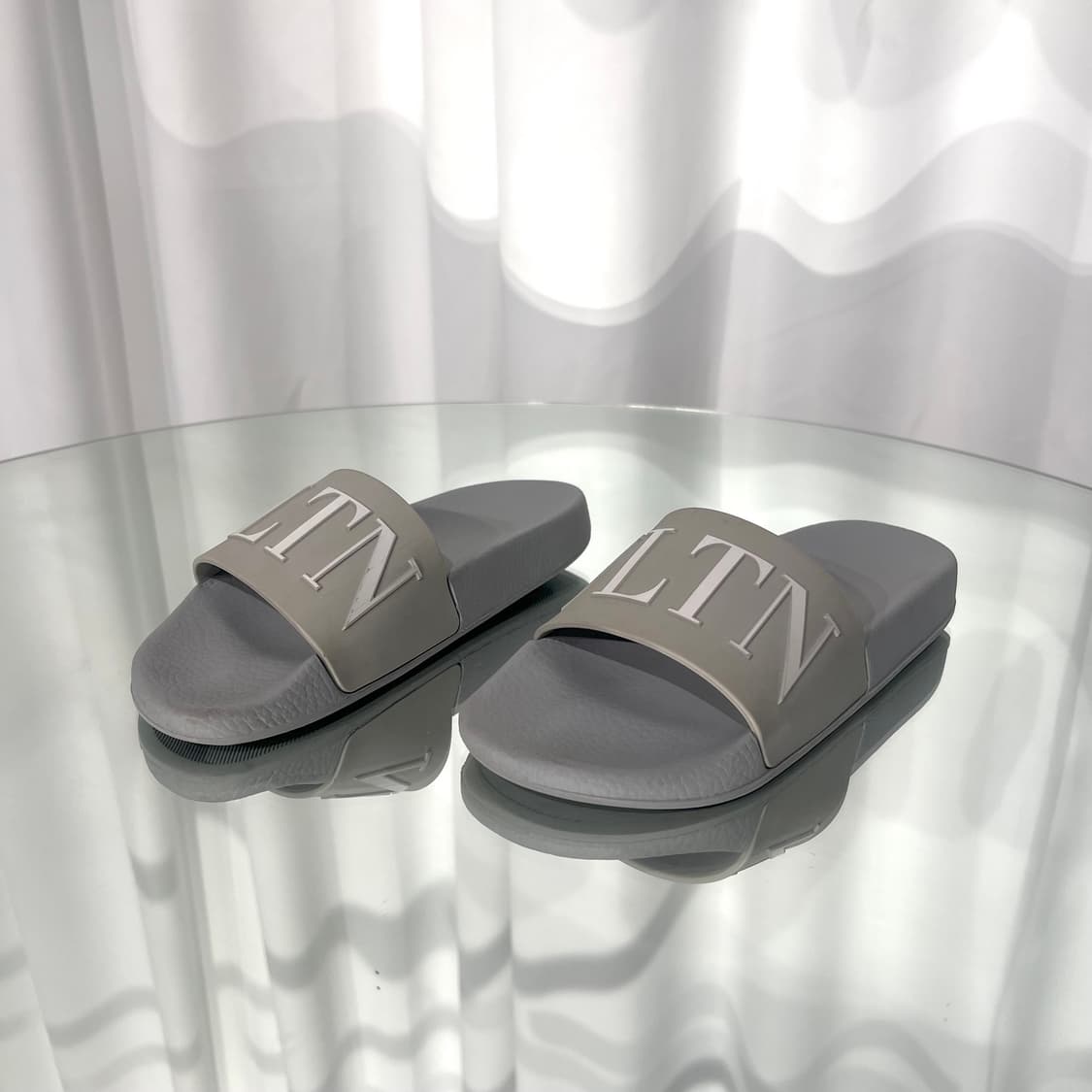 [정품] 발렌티노 슬리퍼 37사이즈 220 상품이미지1