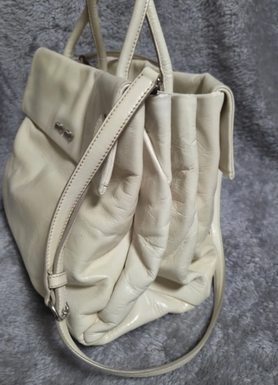 Miumiu 크림 아이보리 사첼백 도트백 상품이미지3