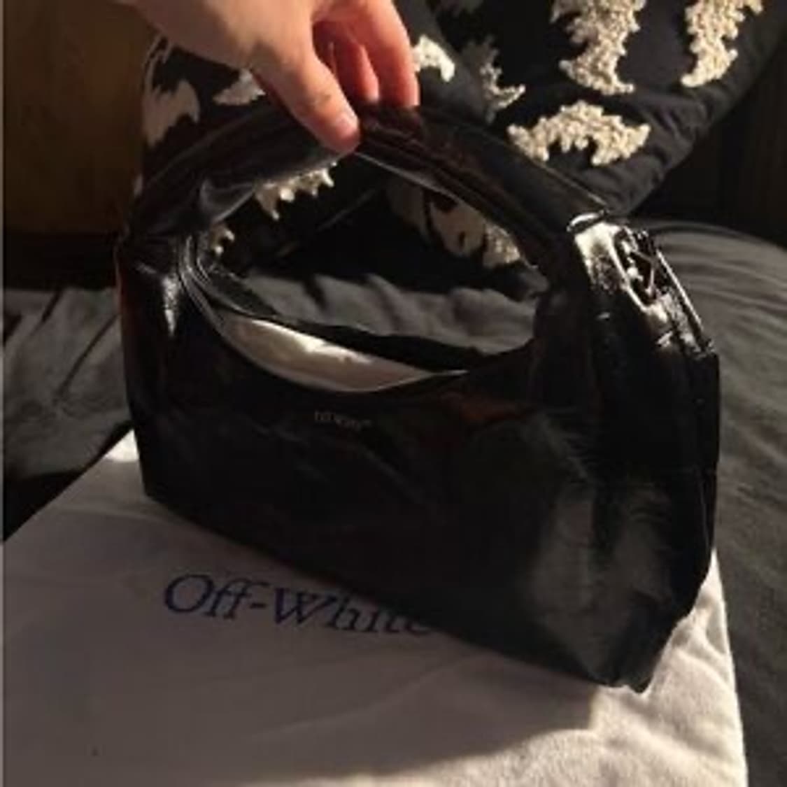 오프화이트 crescent 패턴 숄더백 블랙데님 상품이미지3