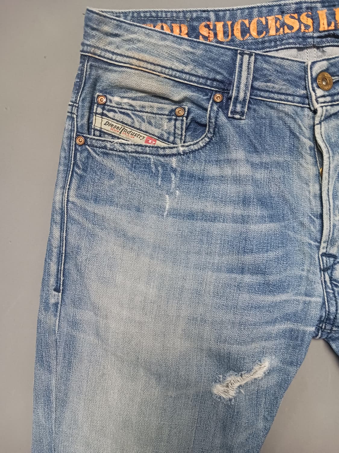 [31] 디젤 사파도 WASH0074F 레귤러 슬림 스트레이트 진 청바지 상품이미지2