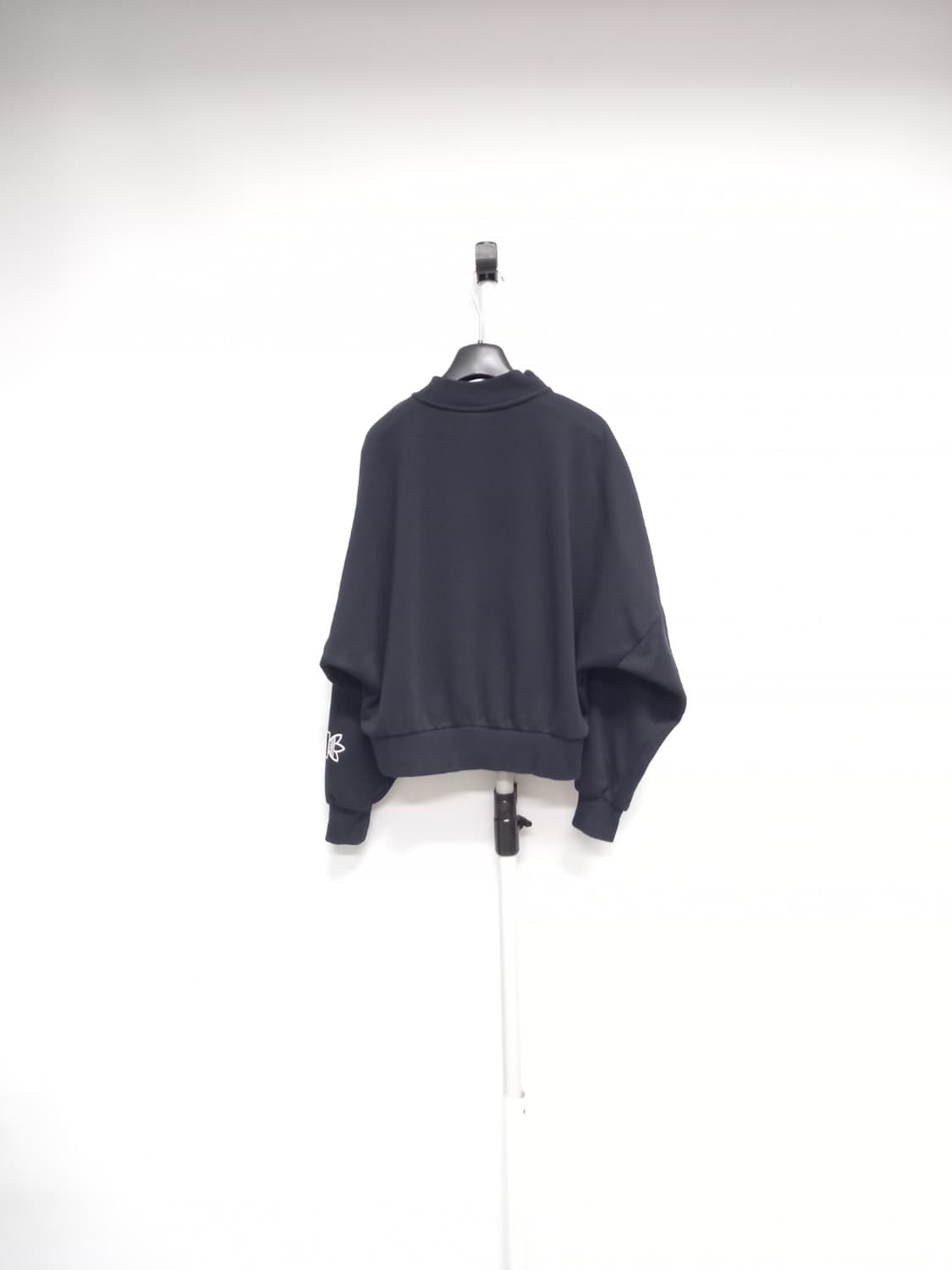 아디다스 춘추동 루즈박시핏 맨투맨 66.77 상품이미지2