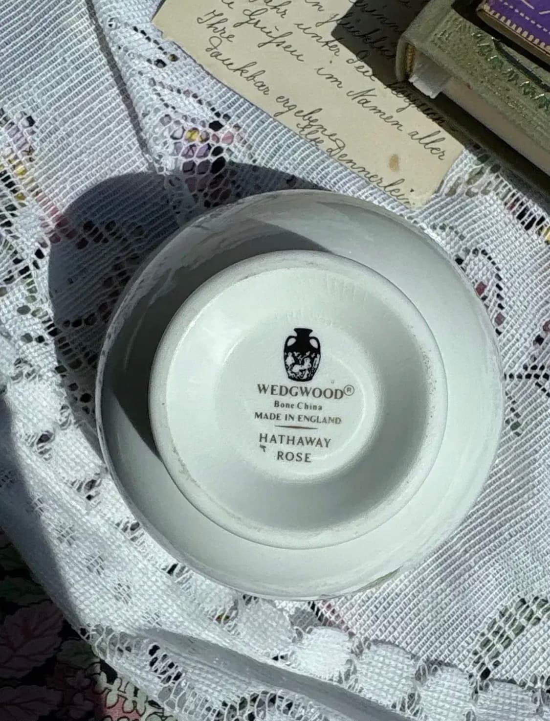 웨지우드 해써웨이로즈 라지 슈가볼(검정항아리) 상품이미지4