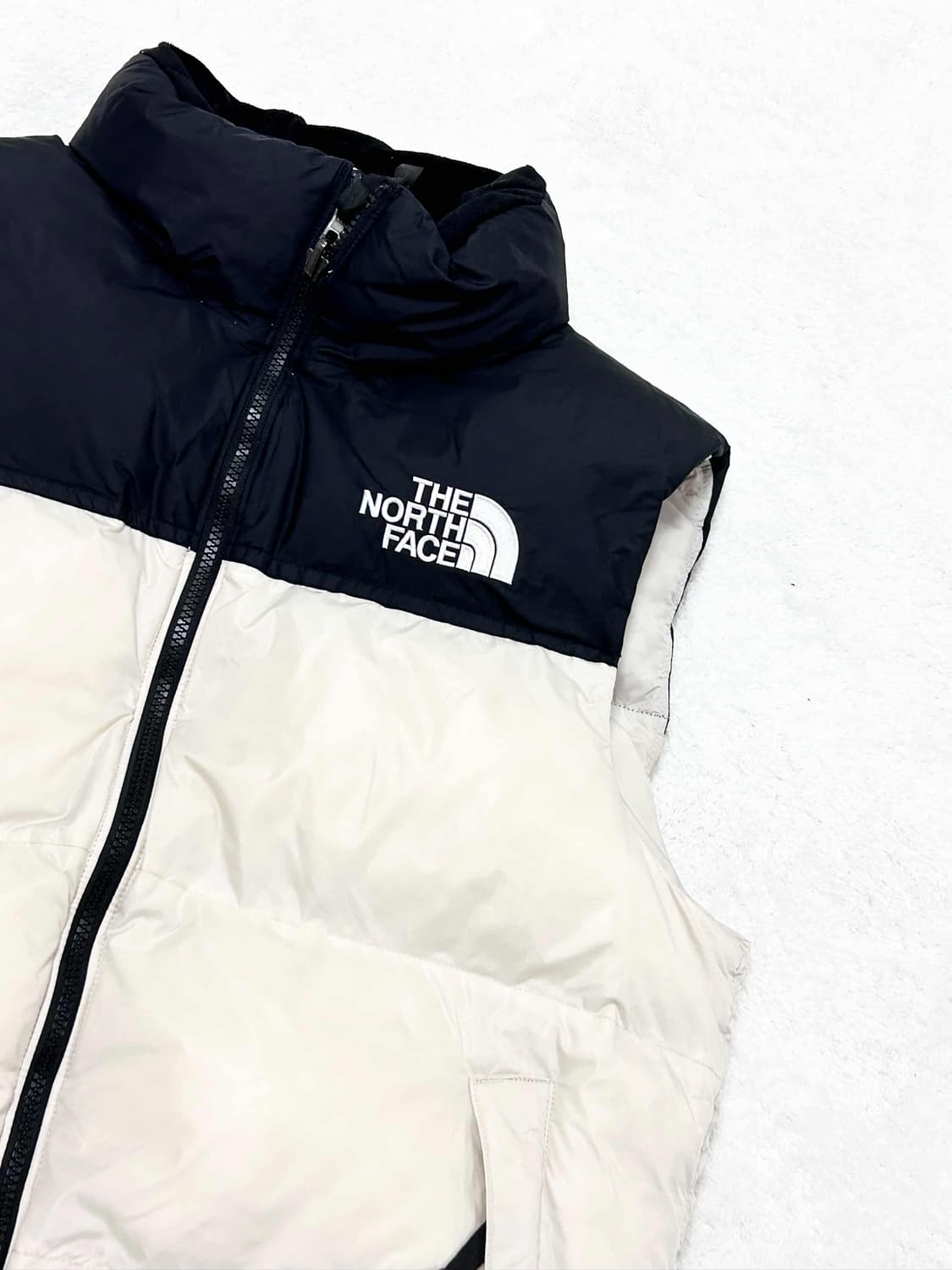 노스페이스 눕시 화이트 패딩조끼 상품이미지7