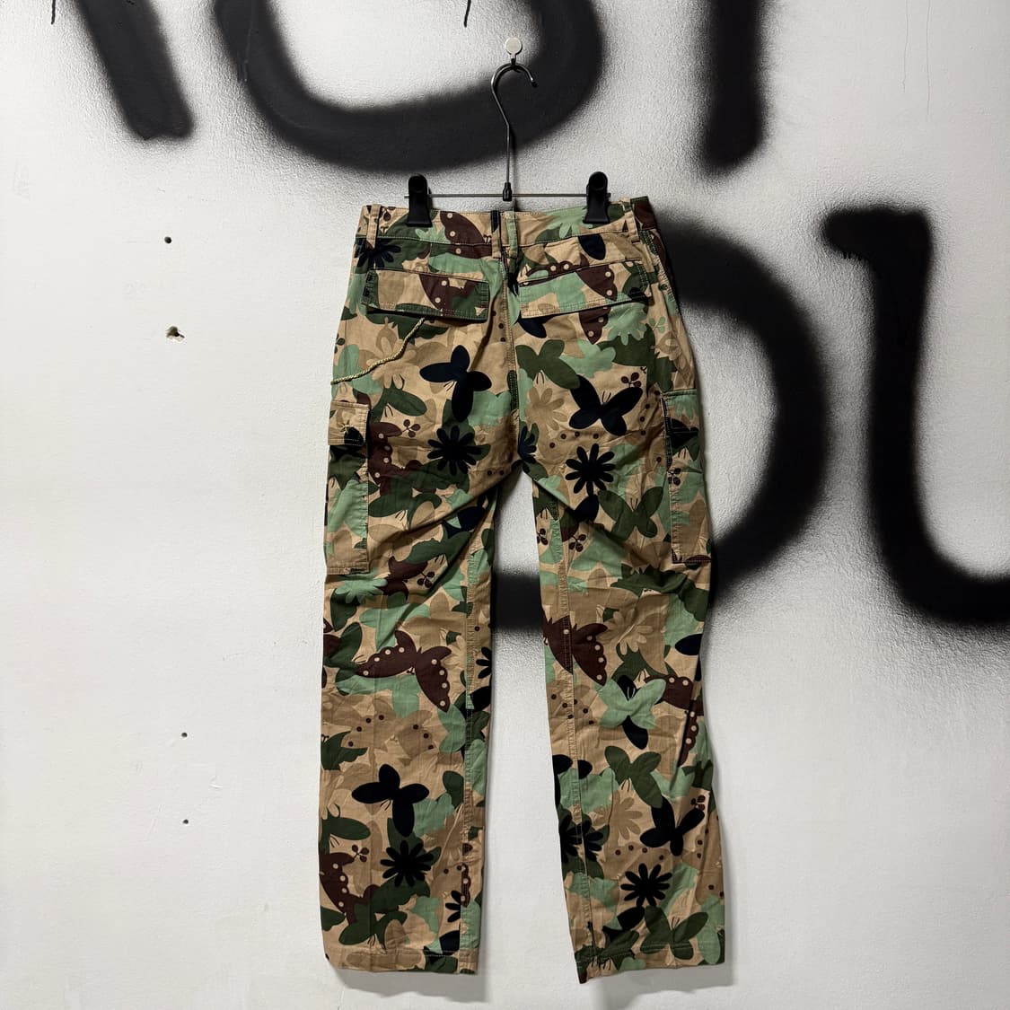 Keita Maruyama 멀티 패치 플라워 카모 와이드 카고 팬츠 상품이미지2
