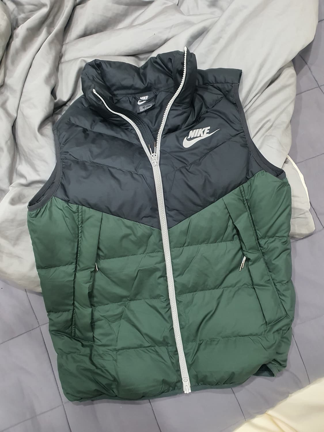 나이키윈드러너 패딩베스트  상품이미지1
