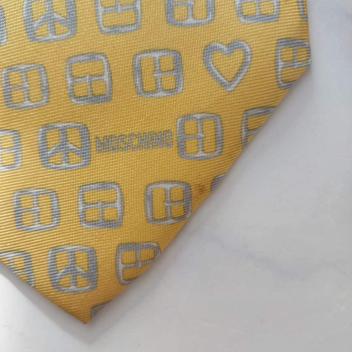 모스키노 실크 옐로우 아이코닉 패턴 넥타이 9.5cm A등급 K1537
 상품이미지8