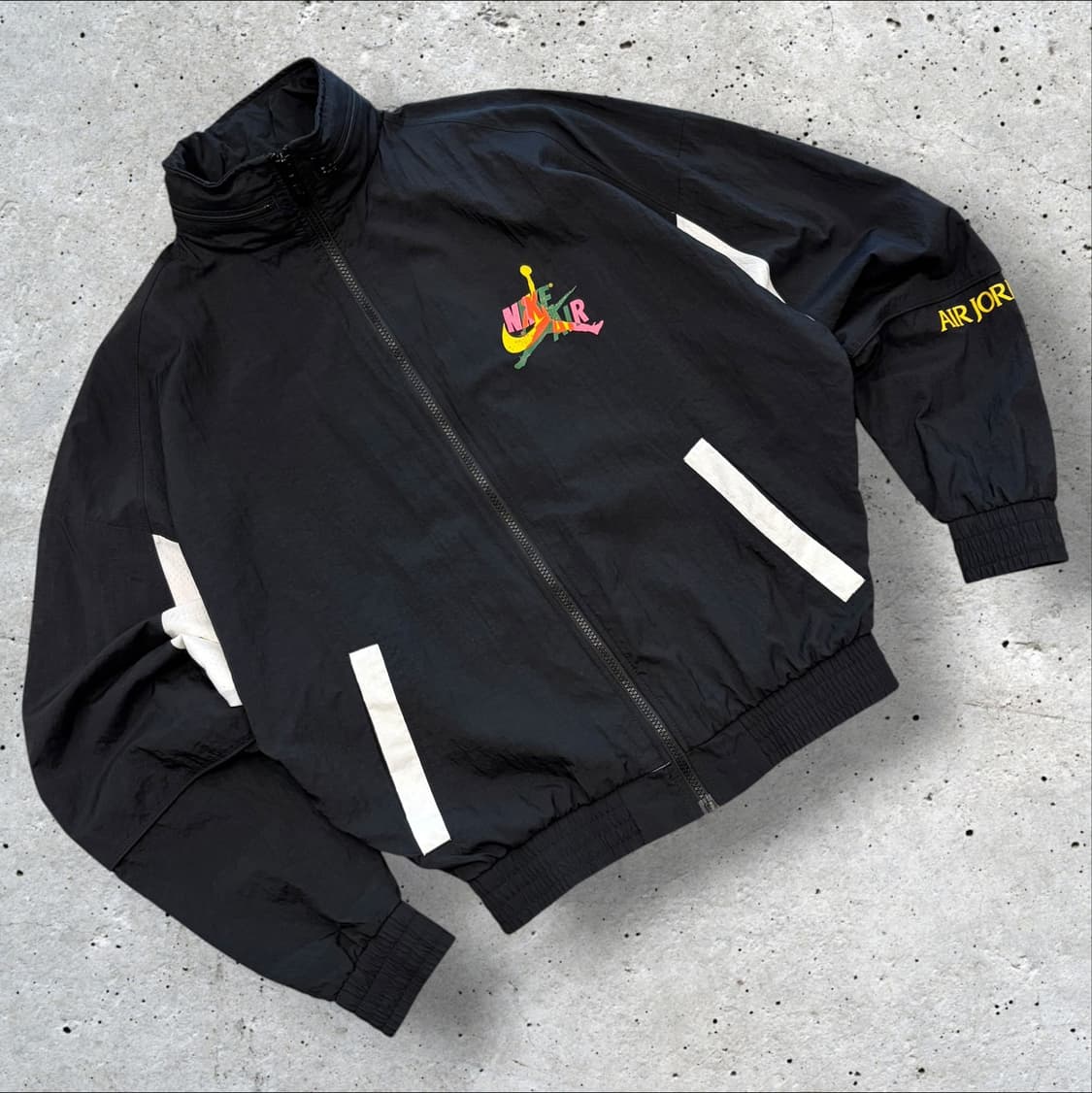 [S] 나이키 에어 조던 블랙 나일론 바람막이 자켓 D685 상품이미지1