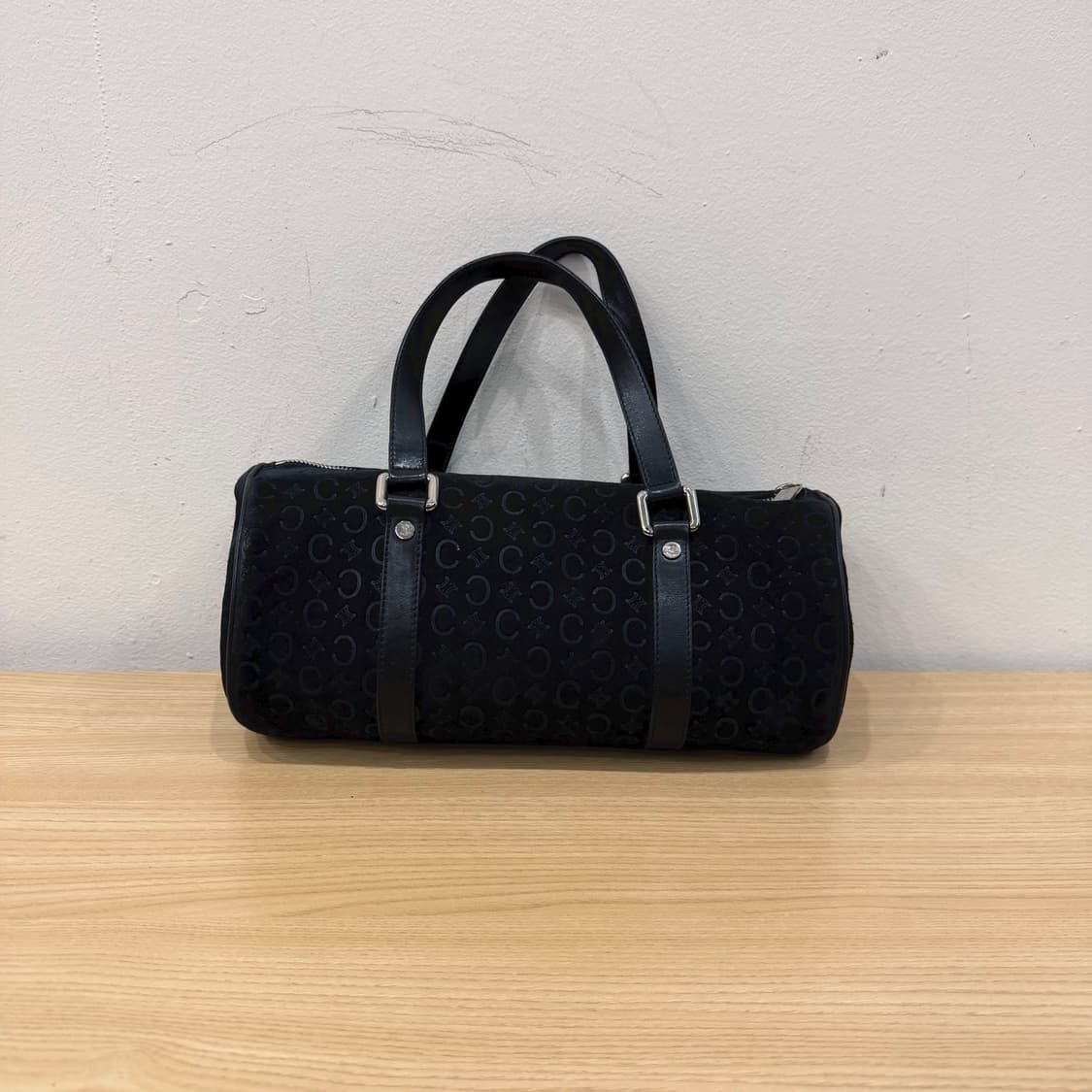 셀린느 보스턴백 블라종 C패턴 벨벳 디테일 블랙 상품이미지1