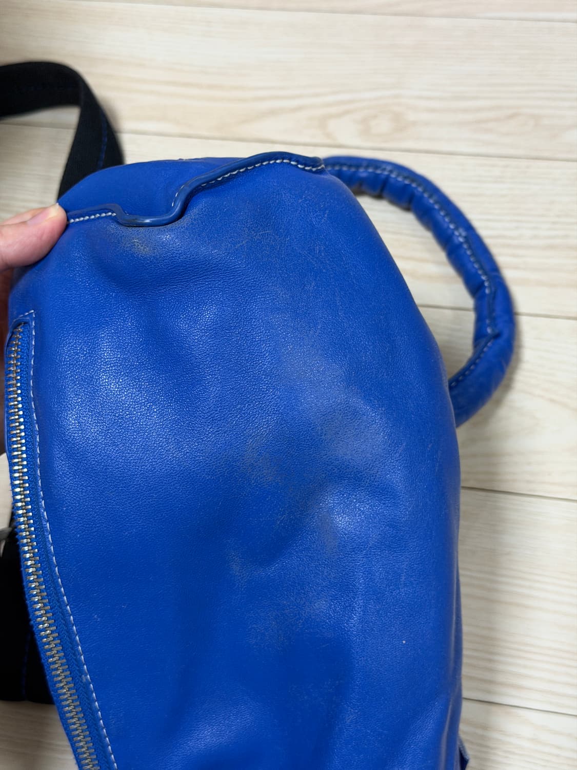 아더에러 x 자라 레더 숄더백 블루 상품이미지3