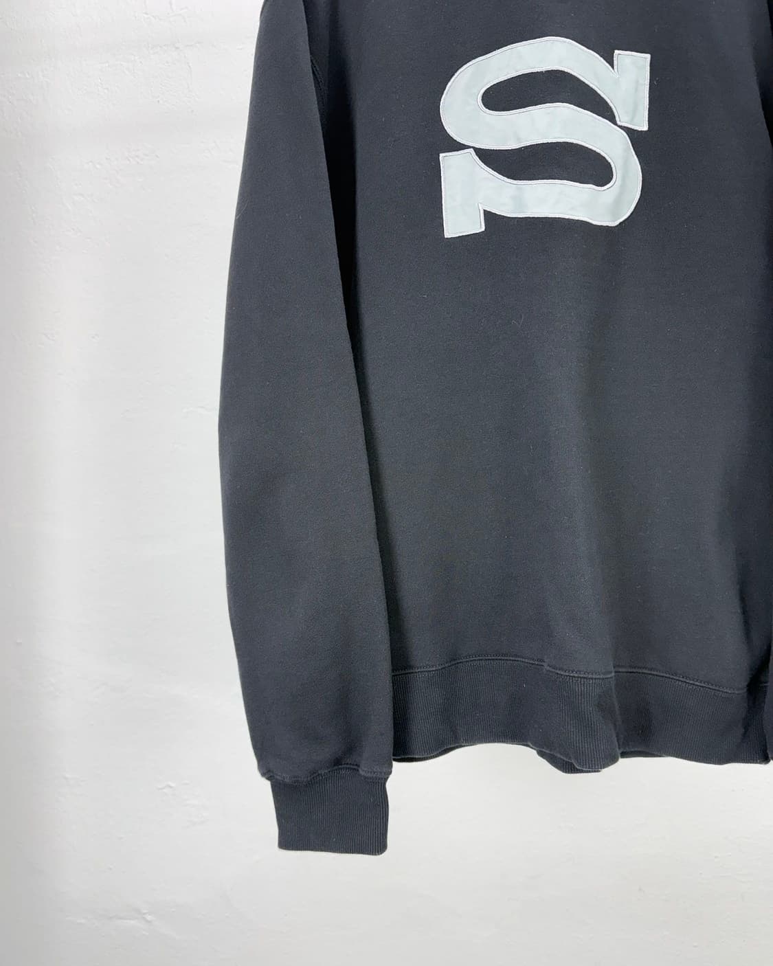 스투시 레터맨 크루넥 블랙 스웨트 셔츠 상품이미지4