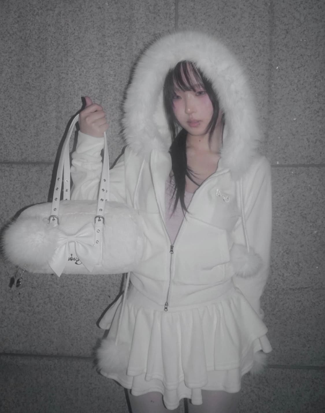 아이당클럽 벨벳 셋업 세트 화이트 폼폼 트레이닝 퍼 우사기 후드 상품이미지1