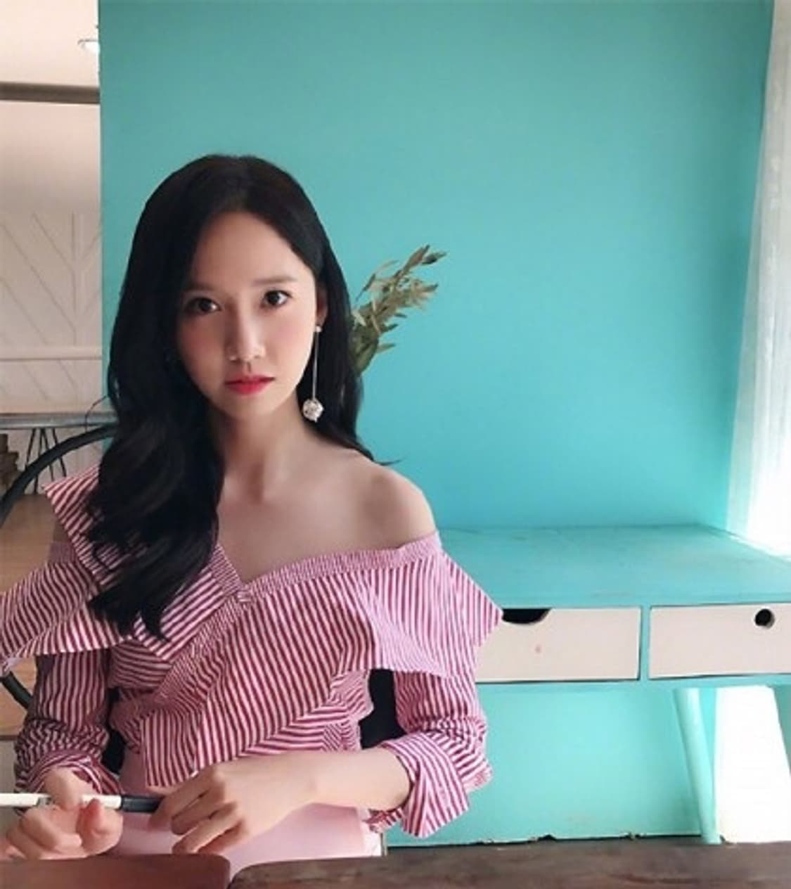 [S] 셀프포트레이트 스트라이프 프릴 블라우스 D665 상품이미지4