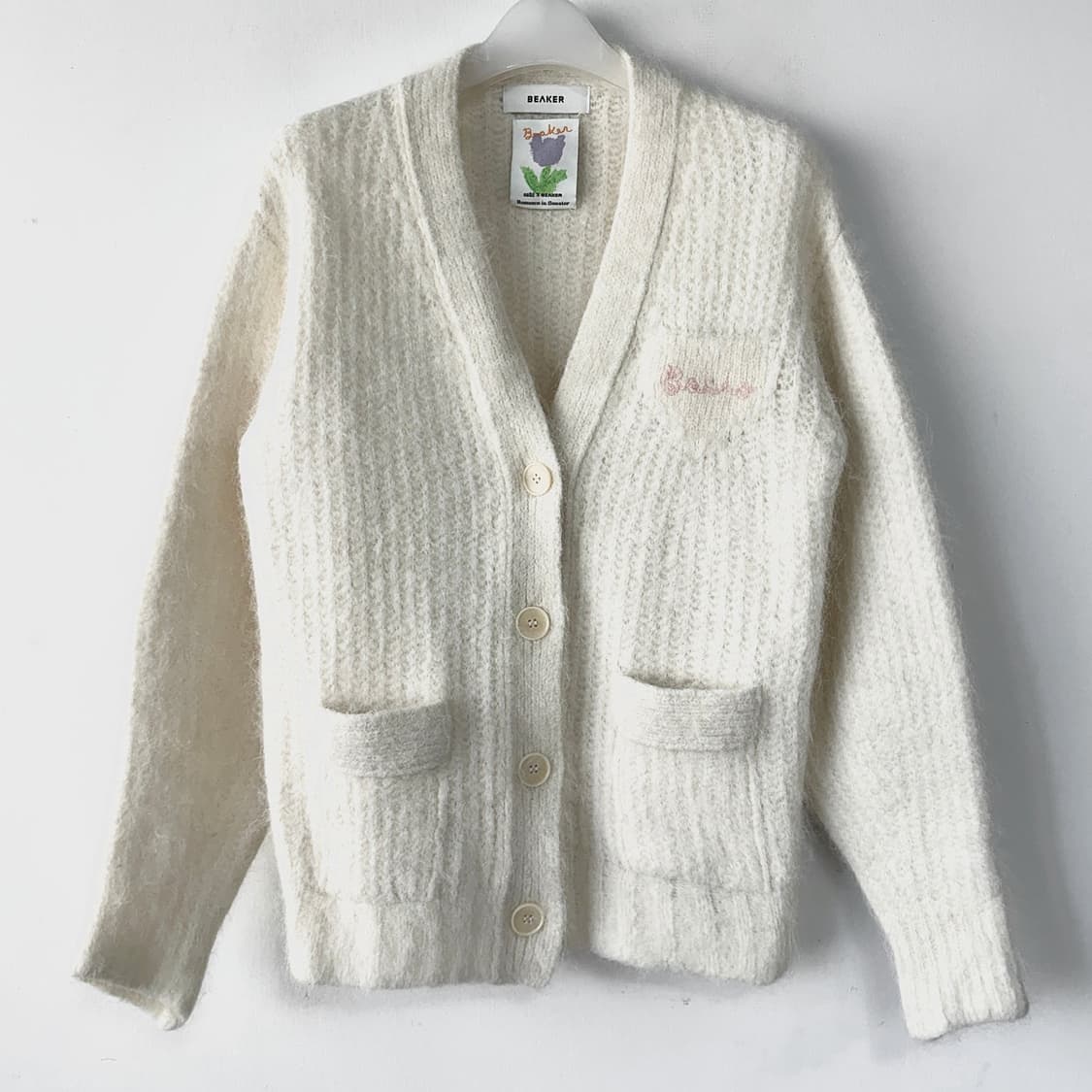 비이커 22 알파카 브이넥 니트 가디건 상품이미지1