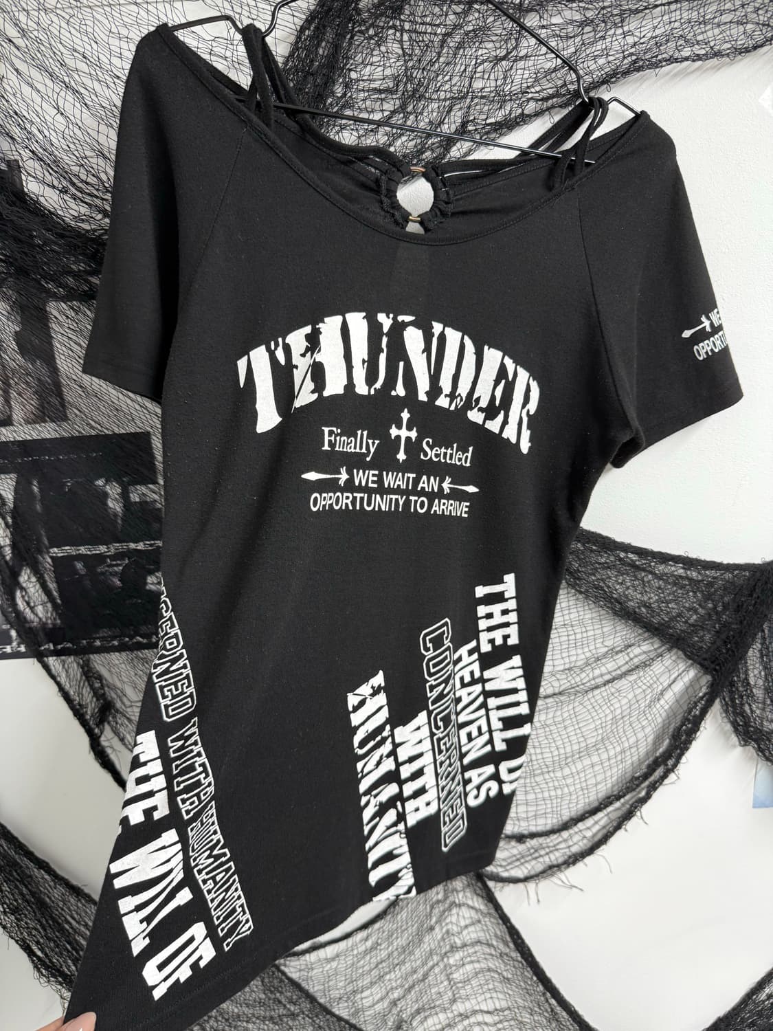 Punk mood off shoulder halfsleeve  상품이미지3