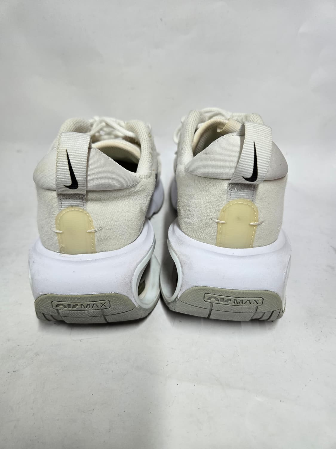 나이키 에어맥스 인터락 흰색 245 상품이미지4