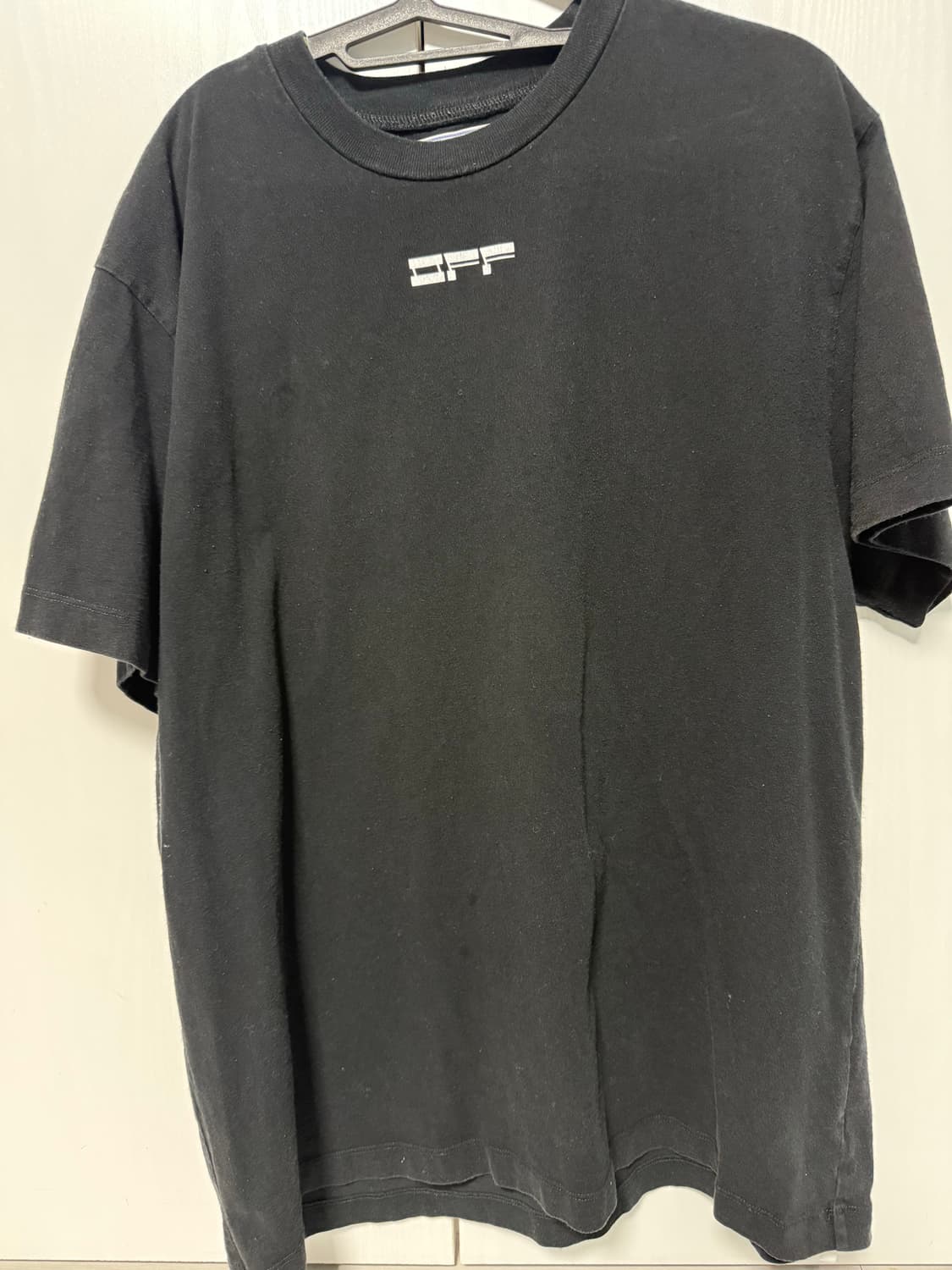 오프화이트 마스크드 반팔 상품이미지1