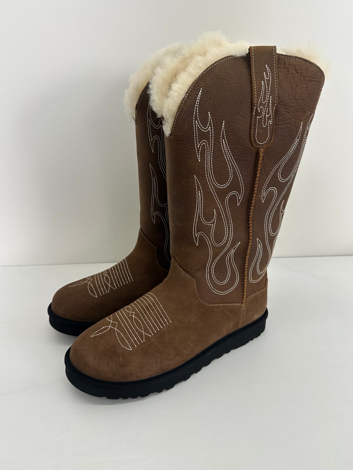 어그 x 갤러리 디파트먼트 스티치 부츠 280 새상품 상품이미지2