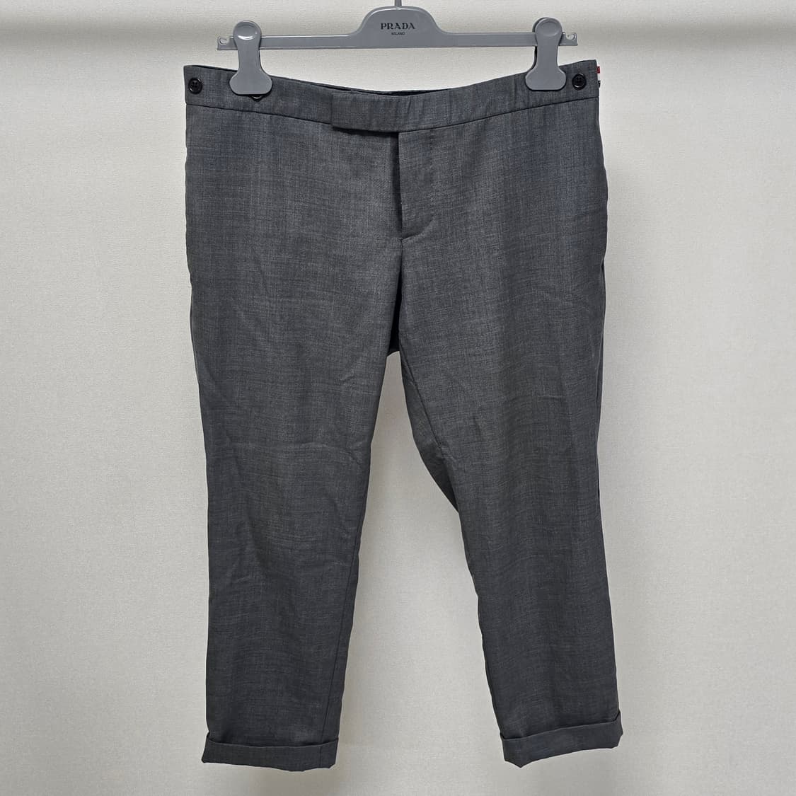 톰브라운 로우 라이즈 팬츠 바지 3사이즈 판매 상품이미지2