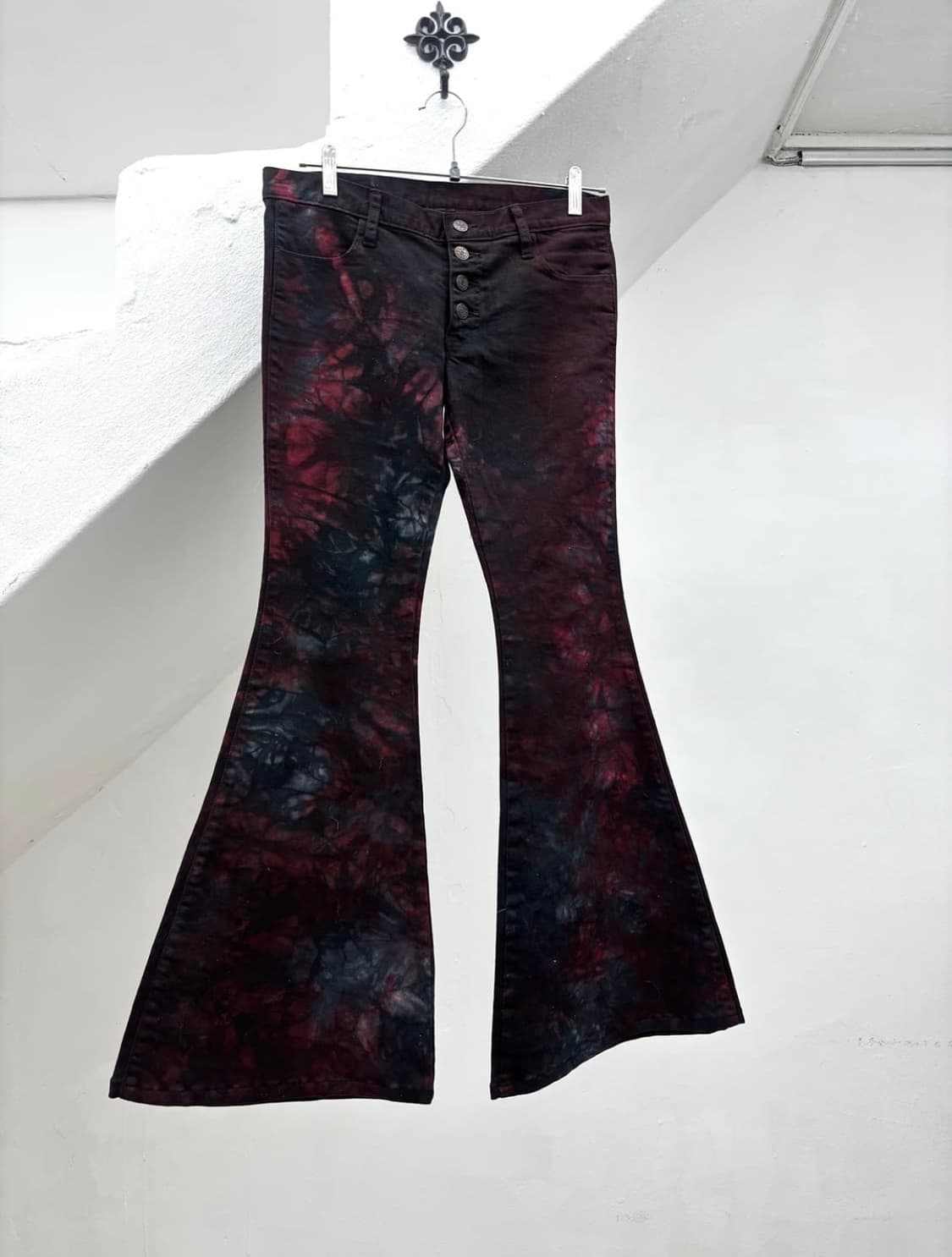 Dee dee blood dye waxed flared jeans 상품이미지3