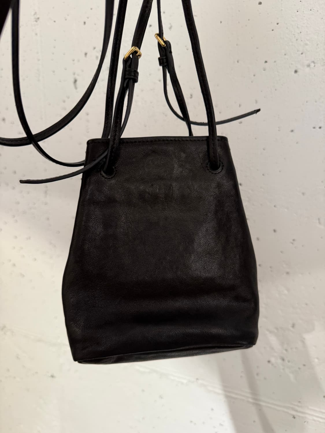 미우미우 나파레더 미니 버킷백 최저가 상품이미지10