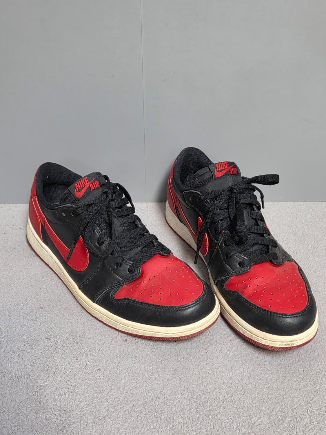 (275)
나이키 에어조던1 레트로 로우 브레드2015
 상품이미지1