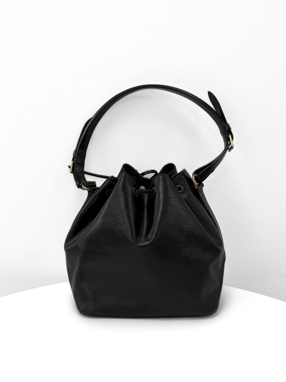 루이비통 에삐 노에 버킷백 블랙 상품이미지2